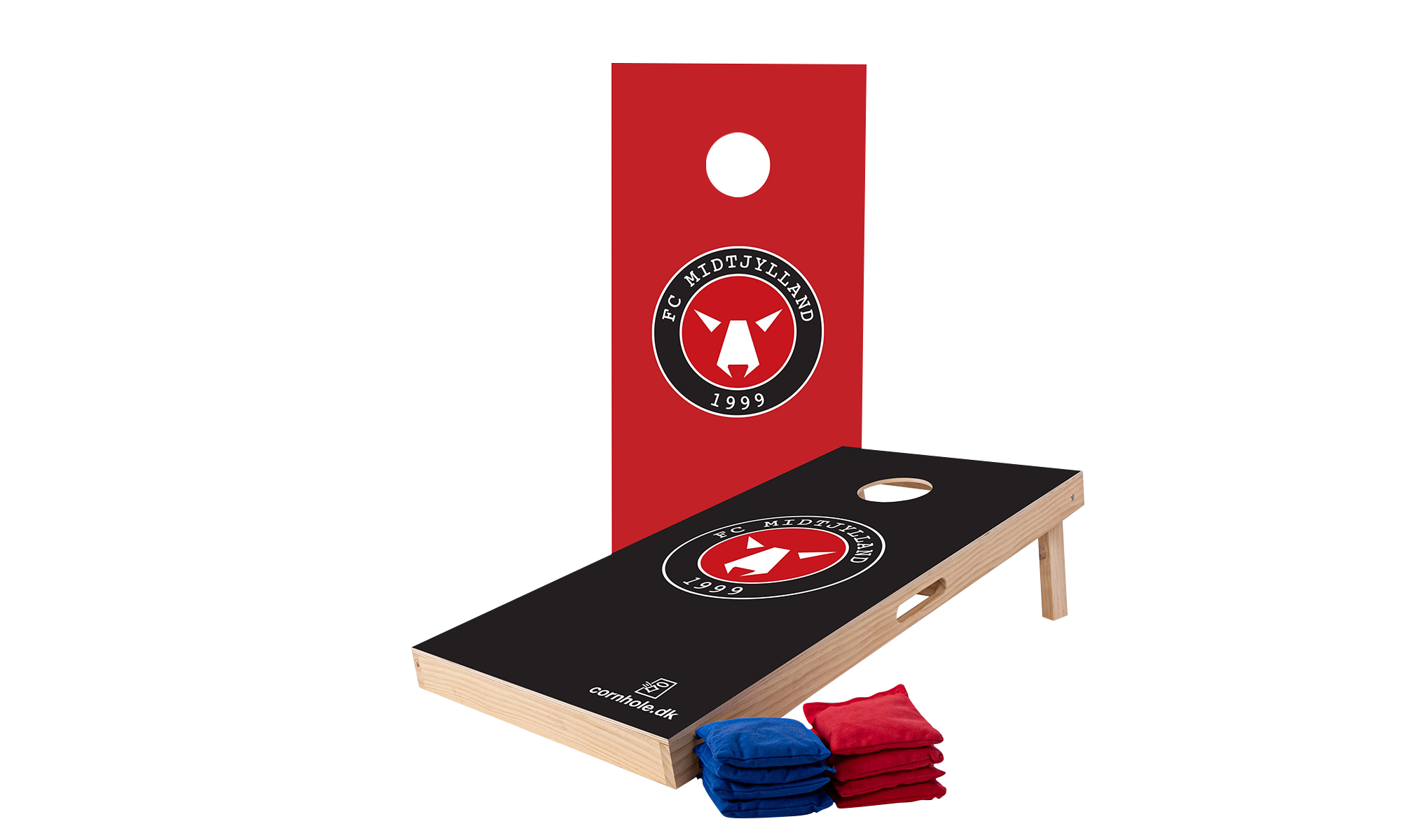 Efterbillede af custom cornholesĂŠt lavet af cornhole.dk til fc midtjylland