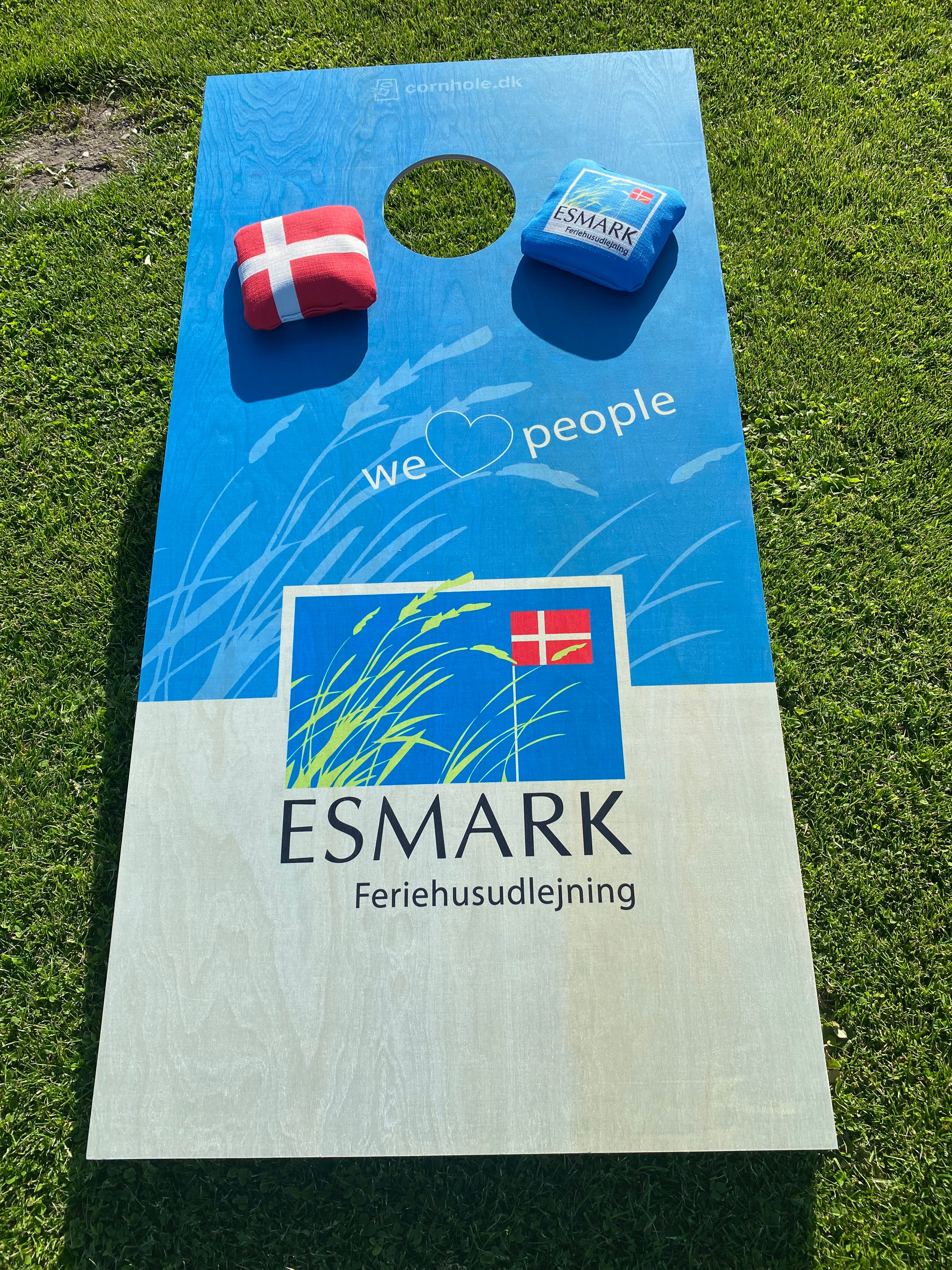 Cornhole.dk/Familiespil/Ărtepose-spil/bean-bag-spil/cornhole-esmark/cornhole-spil/cornhole-3